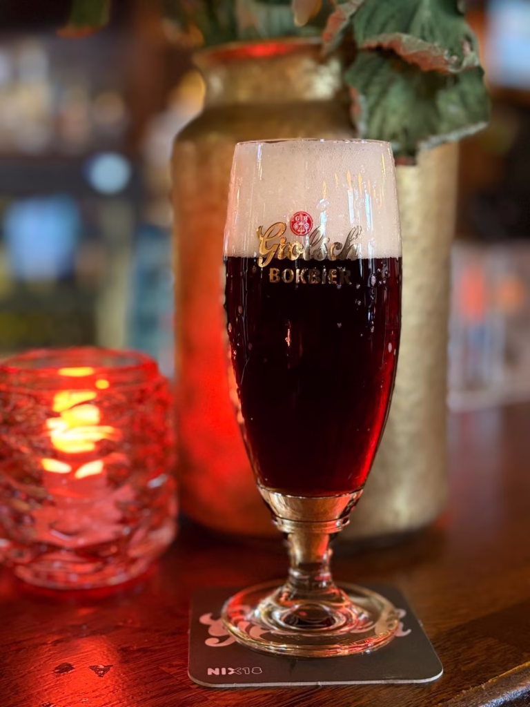 Vers getapte Grolsch bock op de bar